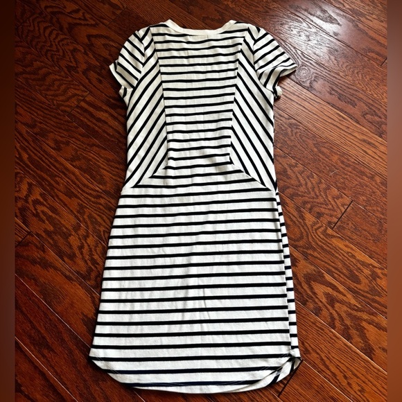 Monteau navy and cream striped dress in Large. - Picture 5 of 5